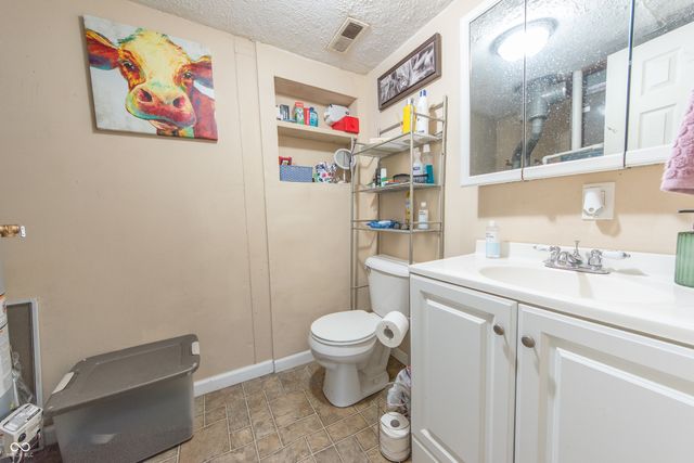 663 S Vine Street, Seymour, IN 47274