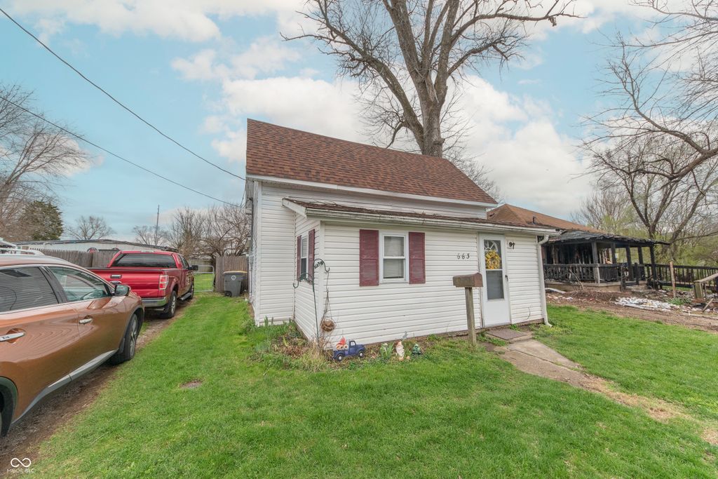663 S Vine Street, Seymour, IN 47274