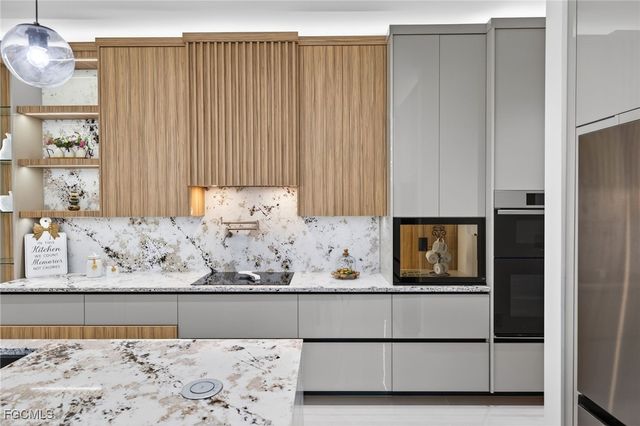 1035 Embers PKWY W, Cape Coral, FL 33993