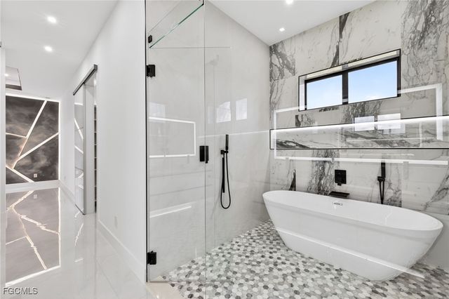 1035 Embers PKWY W, Cape Coral, FL 33993