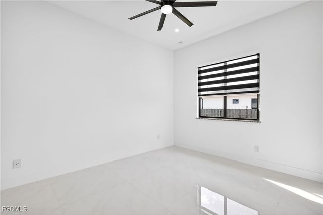 1035 Embers PKWY W, Cape Coral, FL 33993