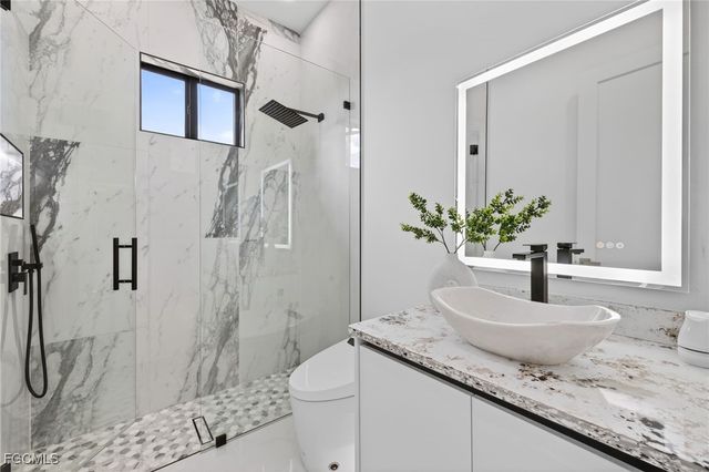 1035 Embers PKWY W, Cape Coral, FL 33993