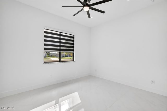 1035 Embers PKWY W, Cape Coral, FL 33993