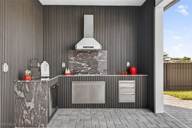 1035 Embers PKWY W, Cape Coral, FL 33993