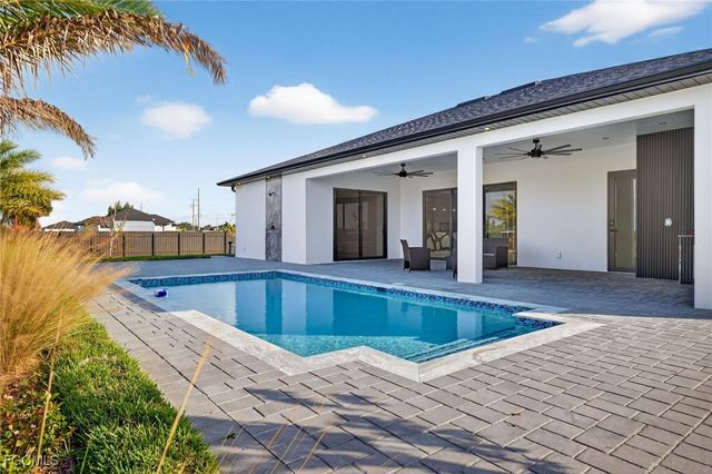 1035 Embers PKWY W, Cape Coral, FL 33993