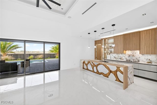 1035 Embers PKWY W, Cape Coral, FL 33993