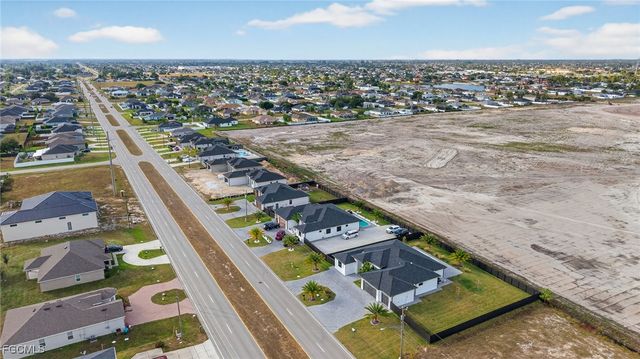 1035 Embers PKWY W, Cape Coral, FL 33993