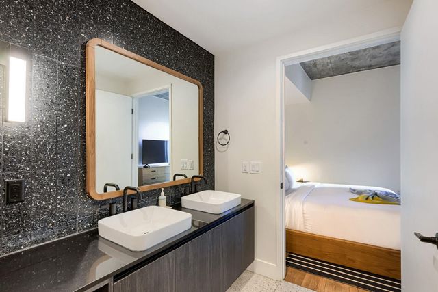 48 East Ave 1809, Austin, TX 78701