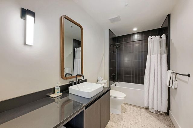 48 East Ave 1809, Austin, TX 78701