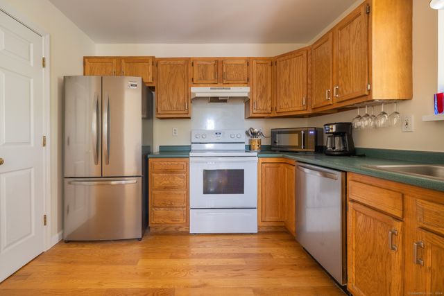 916 Reef Road, Fairfield, CT 06824