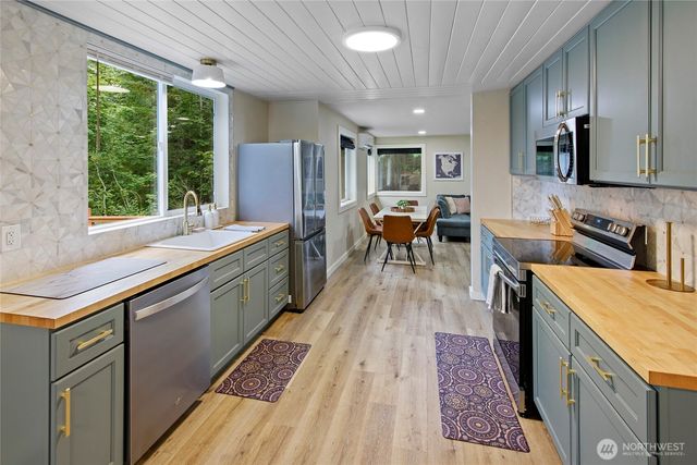 304292 Highway 101, Brinnon, WA 98320