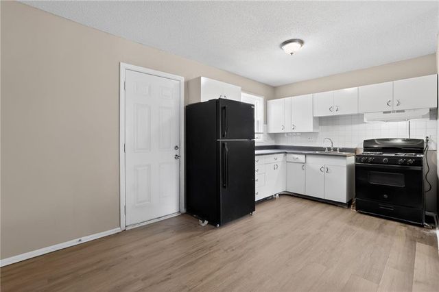 7815 E 51st Street, Kansas City, MO 64129