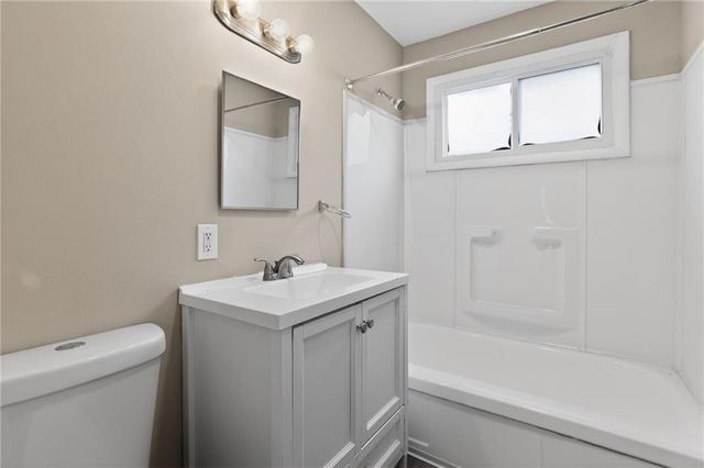 7815 E 51st Street, Kansas City, MO 64129