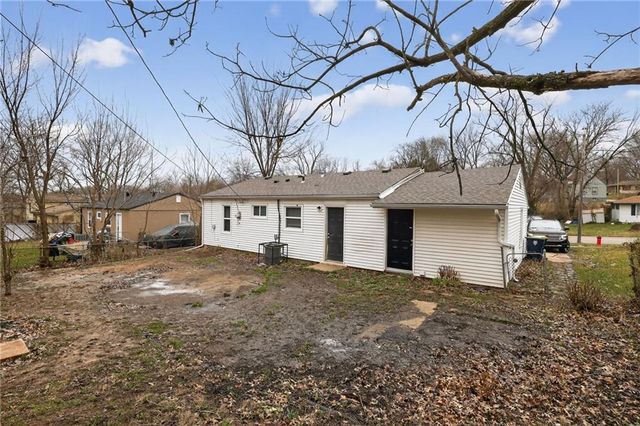 7815 E 51st Street, Kansas City, MO 64129