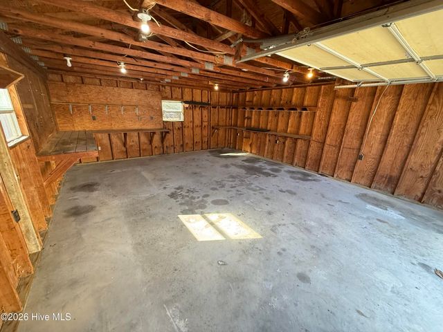 207 Avalon Lane, Greenville, NC 27858