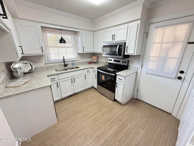 207 Avalon Lane, Greenville, NC 27858