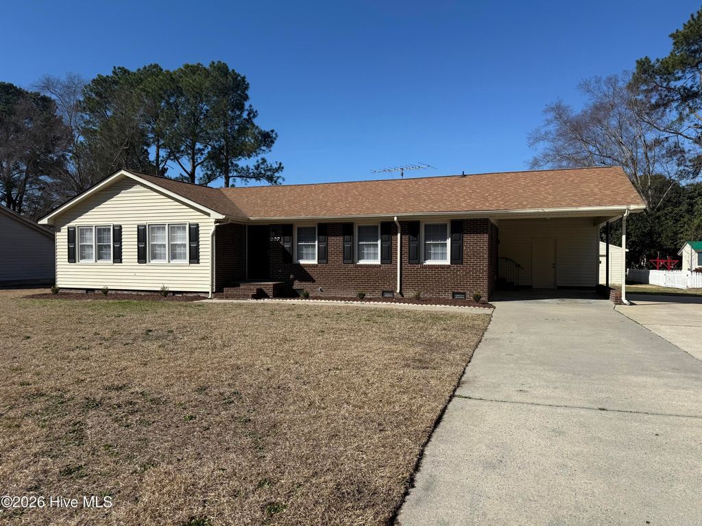 207 Avalon Lane, Greenville, NC 27858