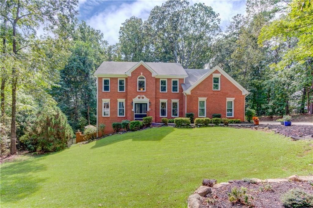 5310 Regency Lake Court, Sugar Hill, GA 30518