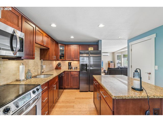 15125 Sw BARCELONA Way, Beaverton, OR 97007
