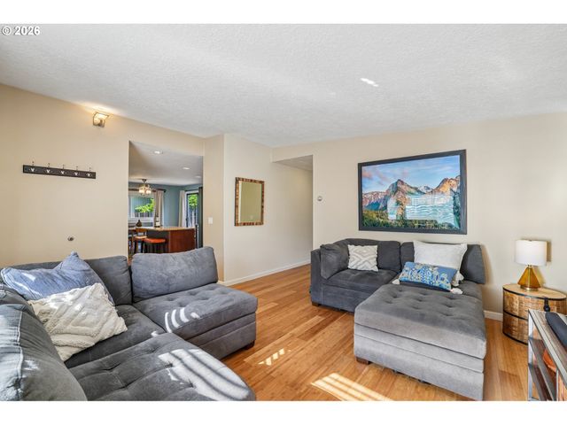 15125 Sw BARCELONA Way, Beaverton, OR 97007