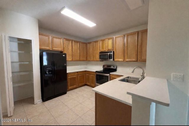 8218 GREEN PARROT Road 308, Jacksonville, FL 32256