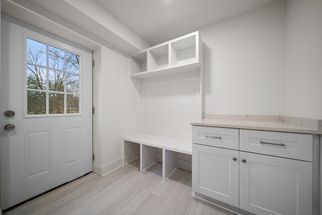 4013 Ridgemont Dr, Nashville, TN 37207