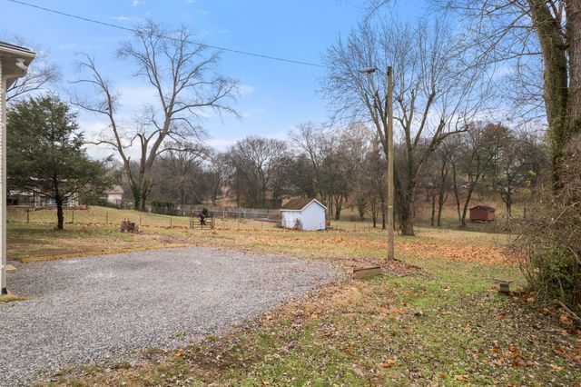 4013 Ridgemont Dr, Nashville, TN 37207