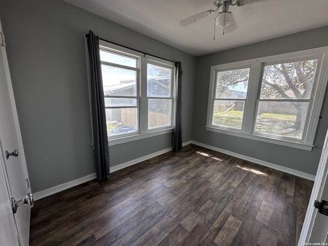 105 E Huebinger, Marion, TX 78124