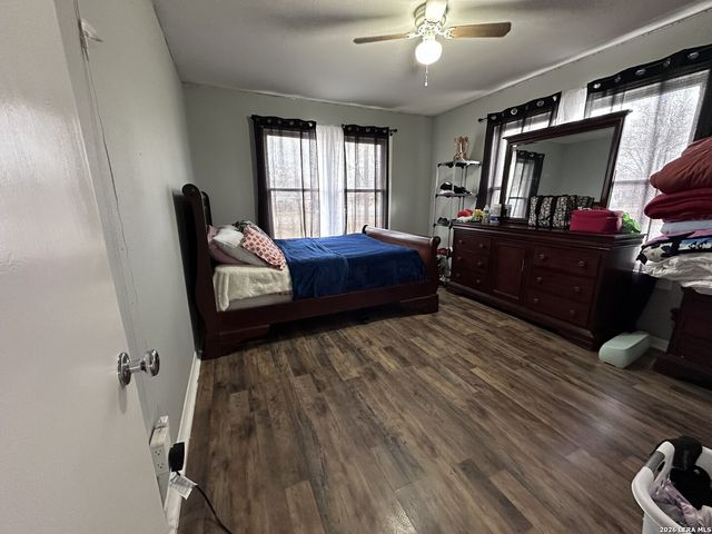 105 E Huebinger, Marion, TX 78124