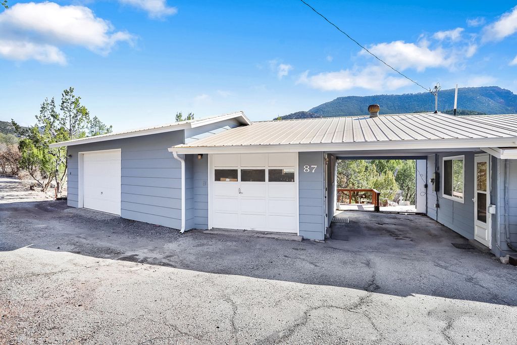 Image 2 of property listing at 87 Redondo Road, Jemez Springs, NM 87025