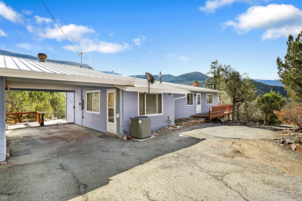 Image 3 of property listing at 87 Redondo Road, Jemez Springs, NM 87025