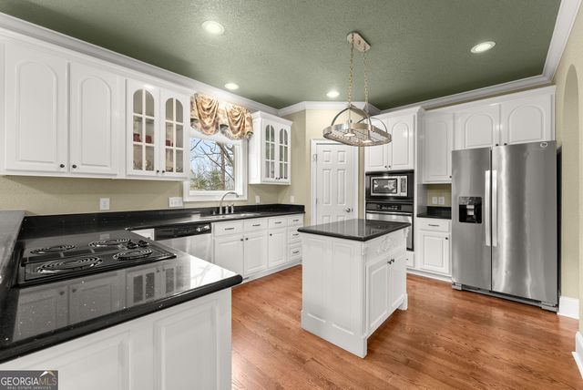 777 Oak Pointe Drive, Cleveland, GA 30528