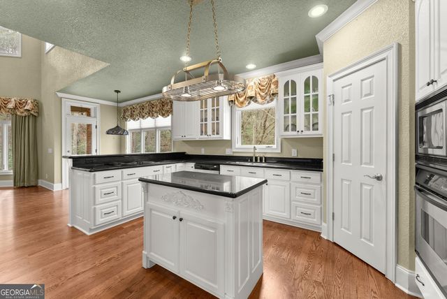 777 Oak Pointe Drive, Cleveland, GA 30528