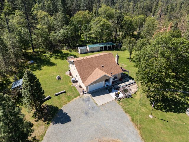 2802 Russell Road, Merlin, OR 97532
