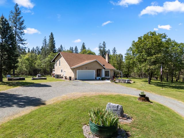 2802 Russell Road, Merlin, OR 97532
