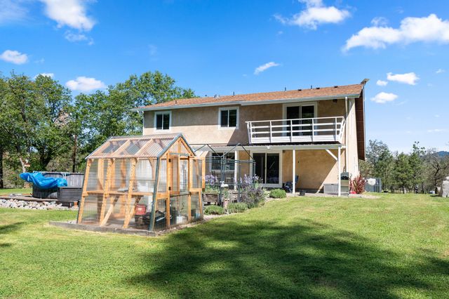 2802 Russell Road, Merlin, OR 97532