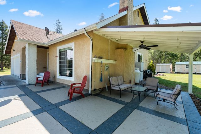 2802 Russell Road, Merlin, OR 97532