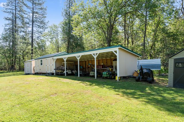 2802 Russell Road, Merlin, OR 97532