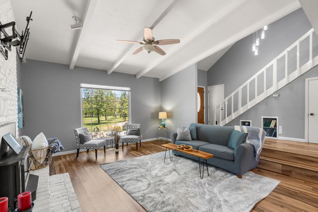 2802 Russell Road, Merlin, OR 97532