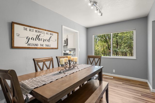 2802 Russell Road, Merlin, OR 97532