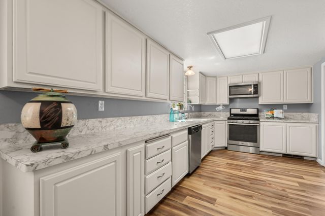 2802 Russell Road, Merlin, OR 97532
