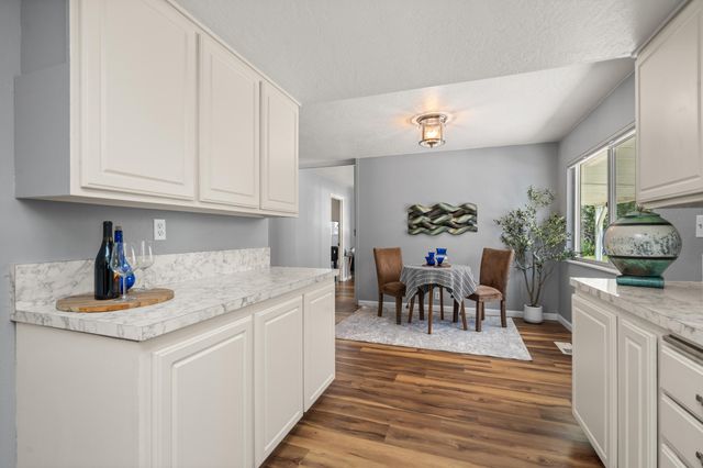 2802 Russell Road, Merlin, OR 97532