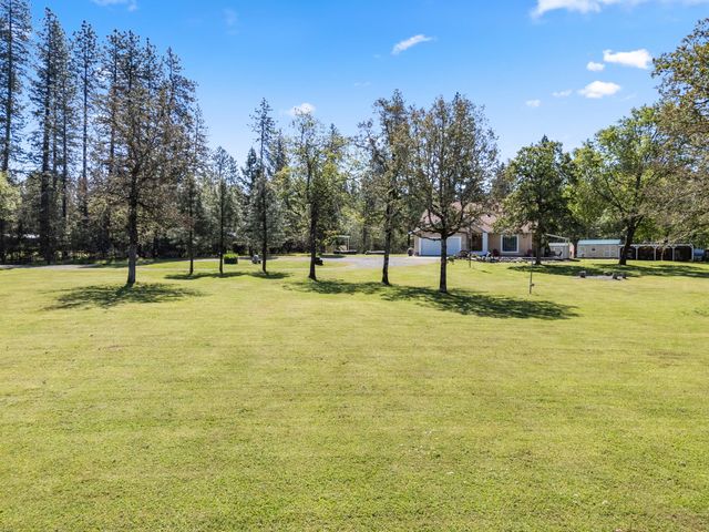 2802 Russell Road, Merlin, OR 97532