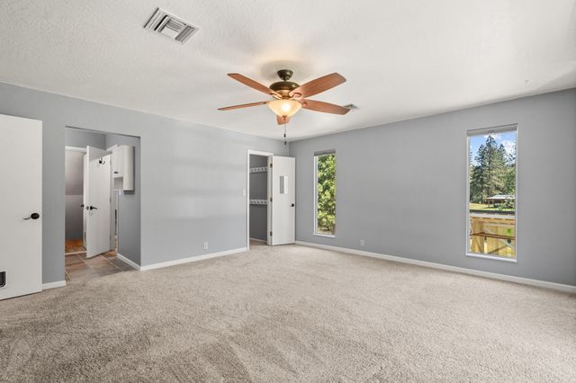 2802 Russell Road, Merlin, OR 97532