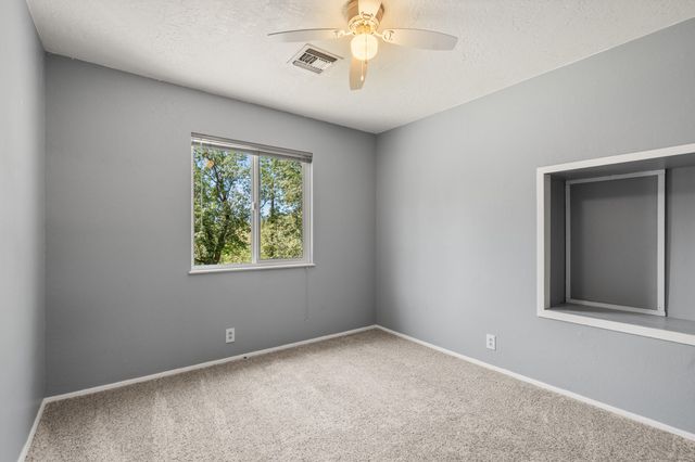 2802 Russell Road, Merlin, OR 97532