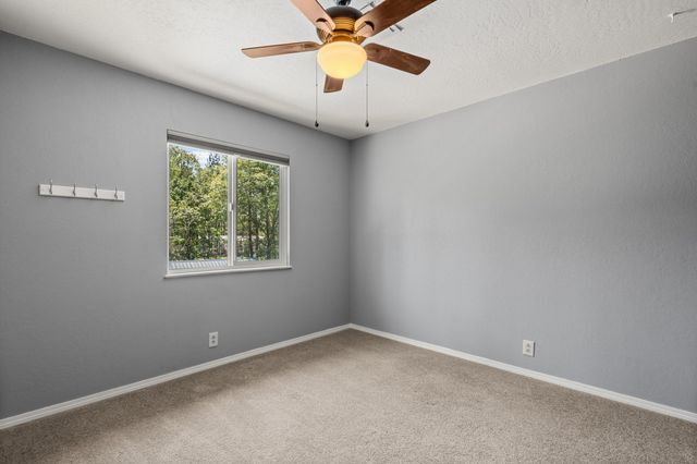 2802 Russell Road, Merlin, OR 97532