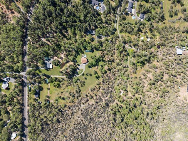 2802 Russell Road, Merlin, OR 97532