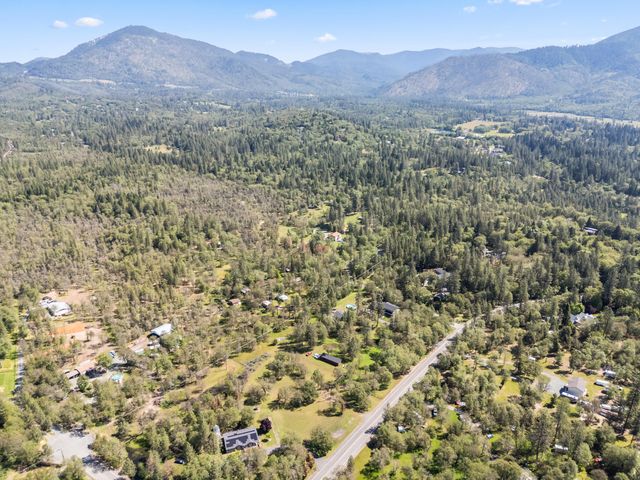 2802 Russell Road, Merlin, OR 97532