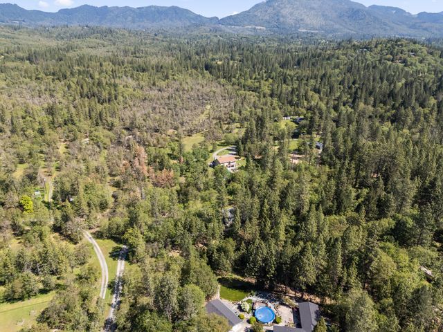 2802 Russell Road, Merlin, OR 97532