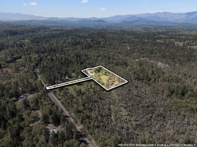 2802 Russell Road, Merlin, OR 97532